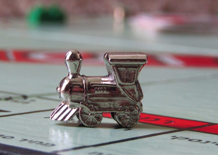 how to buy hotels in monopoly